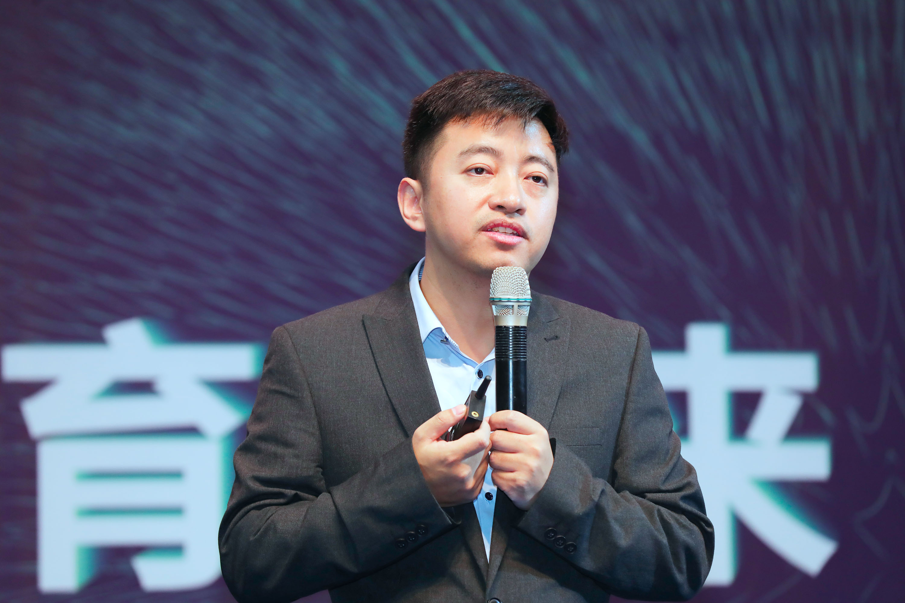 外研在线 CEO 商其坤 外研在线 CEO 商其坤